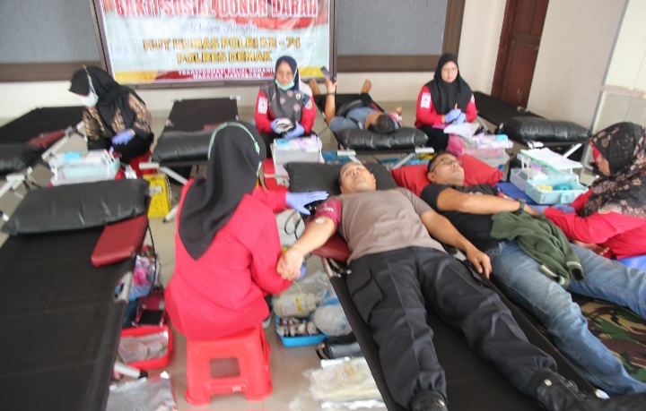 Kegiatan donor darah di Pendopo Parama Satwika, Mapolres Demak, dalam rangka HUT Humas Polri ke-74
di Pendopo Parama Satwika, Mapolres Demak, Rabu (22/10/2025).
