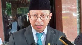 General Manager PLN UID Jateng dan DIY, Bramantyo Anggun Pambudi, saat diwawancarai awak media di Kantor PLN UID Jateng dan DIY, Senin (27/10/2025).
