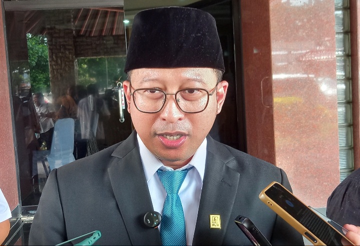 General Manager PLN UID Jateng dan DIY, Bramantyo Anggun Pambudi, saat diwawancarai awak media di Kantor PLN UID Jateng dan DIY, Senin (27/10/2025).

