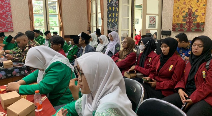 Sejumlah perwakilan organisasi kepemudaan di Wonosobo mengikuti dialog dalam rangka Hari Sumpah Pemuda.
