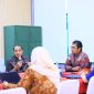 Pertemuan Lender dengan Pengurus PT Dana Syariah di Kantor OJK  Jakarta, Selasa (28/10). 
