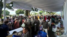 Masyarakat Wonosobo berbondong-bondong hadiri kegiatan Gerakan Pangan Murah (GPM) di Jalan Merdeka, Kamis (30/10/2025).