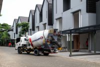 Armada PT Solusi Bangun Indonesia Tbk