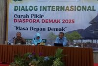 Konsultan Pariwisata, Radityo Wahyu Hernawan dan pengamat transportasi Unika Sugijapranata Semarang, Joko Setyowarno, menjadi narasumber Dialog Internasional "Curah Pikir Masadepan Demak" yang diselenggarakan Dinas Pariwisata Kabupaten Demak di Semarang, Kamis (6/11).
