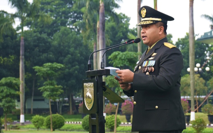 Pangdam IV/Diponegoro, Mayjen TNI Achiruddin, pmpin Upacara Hari Pahlawan di TMPN Giri Tunggal, Senin (10/11/2025). 