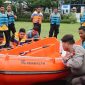 Personel Satuan Samapta Polres Demak mengikuti latihan peningkatan kemampuan manajemen penanggulangan bencana
di Lapangan Wicaksana Laghawa Mapolres Demak, Selasa (11/11/2025).