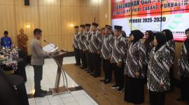 Kapolres Purbalingga, AKBP Achmad Akbar melantik dan mengukuhkan peKapolres Purbalingga Lantik Pengurus Baru PP Polri Periode 2025–2030
ngurus baru Persatuan Purnawirawan (PP) Polri Cabang Purbalingga periode 2025–2030. 