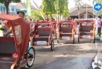 100 Pengayuh Becak di Demak Dapat Bantuan Becak Listrik Dari Presiden.