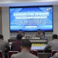 Wakapolres Demak, Kompol Hendrie Suryo Liquisasono memberikan arahan dalam pembukaan Latihan Pra Operasi (Latpraops) “Zebra Candi 2025”, di Aula Wicaksana Laghawa Mapolres Demak, Kamis (13/11/2025). 