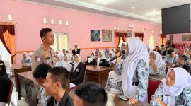 Kasatlantas Polres Demak, AKP Thoriq Azis terjun langsung memimpin sosialisasi Operasi Zebra Candi 2025 di SMA Negeri 1 Demak, Kamis (20/11/2025).