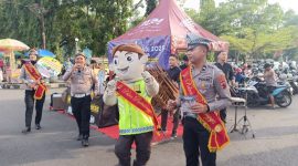 Polres Purbalingga Hadirkan Wayang dan Badut di Stadion Goentoer Darjono Purbalingga, Minggu (23/11/2025). 