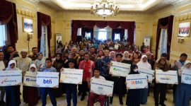 Sebanyak 166 pelajar penyandang disabilitas menerima santunan dana pendidikan dari OJK & Dinas Pendidikan dan Kebudayaan Jateng.