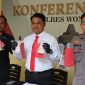 Kasat Reskrim Polres Wonosobo, AKP Arif Kristiawan (tengah), saat jumpa pers, Selasa (16/12).
