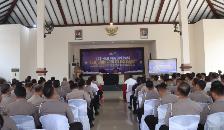 Sebanyak 269 Anggota Polres Demak mengikuti  Latihan Pra Operasi (Latpra Ops) Lilin Candi 2025 di Pendopo Parama Satwika, Kamis (18/12/2025).