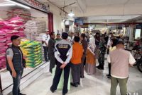 Satuan Reserse Kriminal Polres Wonosobo bersama TPID Kabupaten Wonosobo melakukan monitoring dan evaluasi harga bahan pokok dan penting (bapokting) di pasar tradisional, Jumat (19/12).
