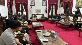 Wamen HAM RI, Mugiyanto diterima langsung oleh Bupati Wonosobo, Afif Nurhidayat di Pendopo Kantor Bupati, 
Jumat (19/12/2025).