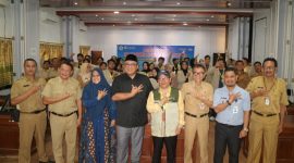 Wakil Bupati Rembang, Gus Hanies, menerima Tim Kuliah Kerja Nyata Pembelajaran Pemberdayaan Masyarakat (KKN-PPM) Universitas Gadjah Mada di Ruang Pertemuan BAPPEDA Kabupaten Rembang, Senin (22/12).