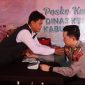 Sidokkes Polres Demak Berikan Pengobatan Gratis di kompleks wisata religi Masjid Agung Demak.