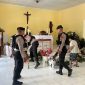 Anggota Polres Demak sterilisasi sejumlah gereja dan rumah ibadah di wilayah Kabupaten Demak, Rabu (24/12).