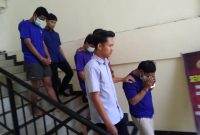 Tujuh tersangka pengeroyokan remaja hingga tewas di Mranggen,  dihadirkan dalam gelar perkara, di Mapolres Demak, Jumat (2/1/2026).
