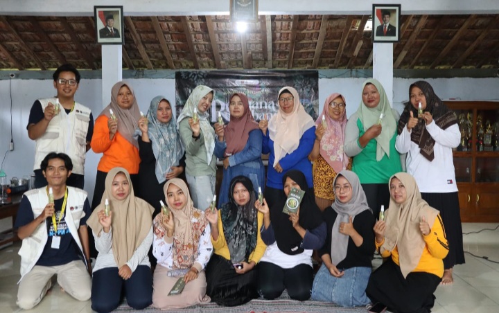 Tim KKN PPM UGM Unit Renjana Rembang.