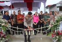 Kapolres Demak, AKBP Ari Cahya Nugraha meresmikan perumahan bersubsidi Griya Arkana di Kelurahan Mangunjiwan yang diperuntukkan bagi anggota Polri, Pegawai Negeri Sipil pada Polri, serta masyarakat umum, Sabtu (10/1/2026).
