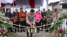 Kapolres Demak, AKBP Ari Cahya Nugraha meresmikan perumahan bersubsidi Griya Arkana di Kelurahan Mangunjiwan yang diperuntukkan bagi anggota Polri, Pegawai Negeri Sipil pada Polri, serta masyarakat umum, Sabtu (10/1/2026).