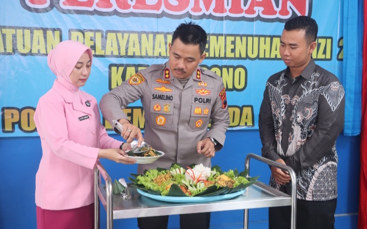 Kapolres Demak, AKBP Arrizal Samelino Gandasaputra, meresmikan Dapur Satuan Pelayanan Pemenuhan Gizi (SPPG) Polres Demak 2 yang berlokasi di Desa Karangsono, Kecamatan Mranggen, Kabupaten Demak, Jumat (23/1/2026).
