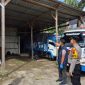 Anggota Polres Demak sedang melakukan olah TKP di tempat 
Athafariz Majid Alfariq (8), warga Desa Kuripan, Kecamatan Karangawen, Kabupaten Demak meninggal dunia akibat tersengat aliran listrik.