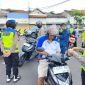 Satlantas Polres Demak bersama UPPD Kabupaten Demak dan Jasa Raharja menggelar razia kendaraan bermotor di kawasan Alun-alun Demak, Selasa (3/2/2026).