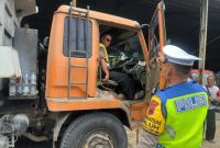 Anggota Satlantas Polres Demak melaksanakan sosialisasi Operasi Keselamatan Candi Tahun 2026 di
PT Nurcahya Jaya Mandiri (NJM) Demak, Minggu (8/2).