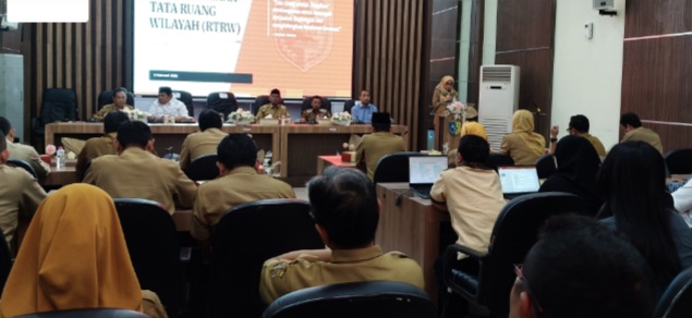 FGD Penjaringan Isu Kewilayahan dan Penyempurnaan Materi Teknis Revisi RTRW Kabupaten Demak Tahun 2011-2031, di Grhadika Bina Praja Kabupaten Demak, Senin (9/2/2026).

