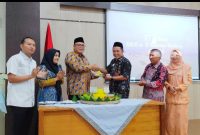 Wakil Bupati Rembang, H.M. Hanies Cholil Barro’, menghadiri peringatan Hari Ulang Tahun (HUT) ke-71 RSUD dr. R. Soetrasno, Selasa (10/2).
