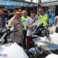Kapolres Demak, AKBP Arrizal Samelino Gandasaputra, meninjau langsung pemeeiksaan pemeliharaan kendaraan bermotor (ranmor) dinas roda dua, roda empat, dan roda enam di lapangan Mapolres Demak, Kamis (12/2/2026).