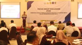 Kapolres Demak, AKBP Arrizal Samelino Gandasaputra, memberi sambutan diacara Forum Group Discussion (FGD) membahas implementasi KUHP dan KUHAP baru di Ballroom Hotel Amantis, Jumat (20/2/2026).
