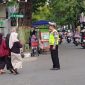 Anggota Polres Rembang mengantisipasi gangguan keamanan dan ketertiban masyarakat di salah satu titik Kampung Ramadhan.