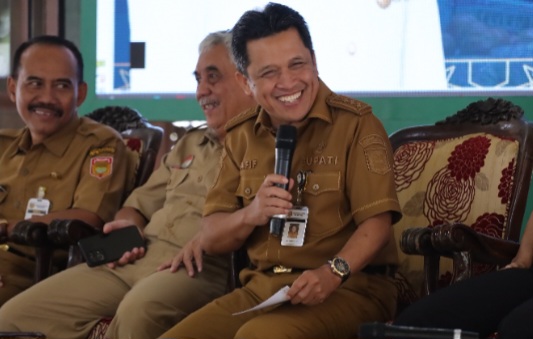 Bupati Wonosobo, Afif Nurhidayat saat diwawancarai wartawan usai Rapat Koordinasi Lintas Sektoral di Pendopo Selatan, Senin (23/2/2026).