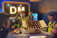 Satuan Samapta Polres Demak melaksanakan Operasi Penyakit Masyarakat (Ops Pekat) dengan sasaran peredaran Minuman Keras (Miras) di wilayah hukum Polres Demak, Rabu (25/2/2026).