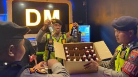 Satuan Samapta Polres Demak melaksanakan Operasi Penyakit Masyarakat (Ops Pekat) dengan sasaran peredaran Minuman Keras (Miras) di wilayah hukum Polres Demak, Rabu (25/2/2026).