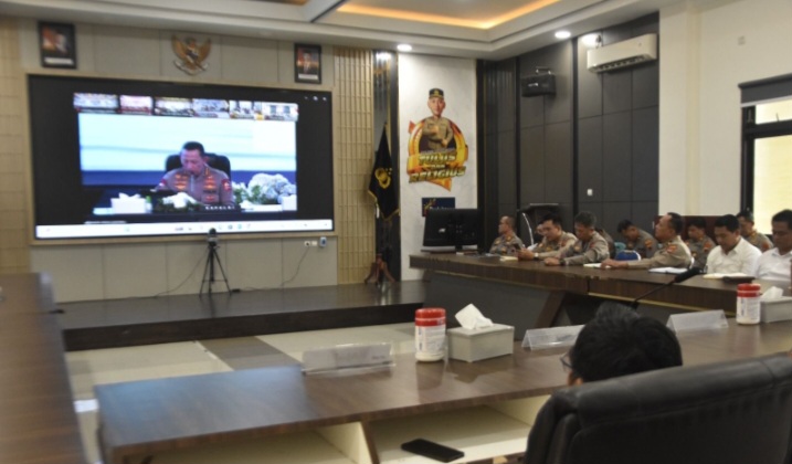 Rakor Lintas Sektor Pemkab Wonosobo, jajaran TNI-Polri dan Forkopimda secara virtual melalui Zoom bersama Kapolri dan jajaran menteri, di Aula Endra Dharma Laksana Polres Wonosobo, Senin (2/3/2026).
