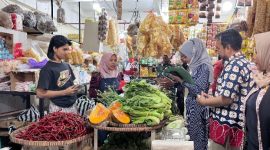 Tim Pengendali Inflasi Daerah (TPID) kabupaten Wonosobo melaksanakan kegiatan Monitoring dan Evaluasi (Monev) ketersediaan kebutuhan pokok masyarakat (kepokmas) di pasar tradisional.