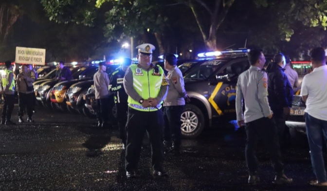 Sebanyk 14 mobil backbone dari jajaran Polsek di Wonosobo siap membantu mengantarkan pemudik ke wilayah tujuan.