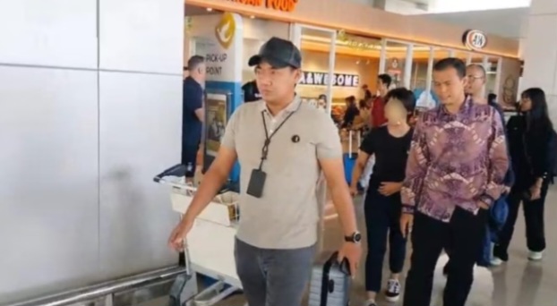 OJK Bersama Bareskrim Amankan Tersangka Kasus Dugaan Tindak Pidana Perbankan.
