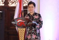 Ketua Dewan Audit merangkap Anggota Dewan Komisioner OJK, Sophia Wattimena, memberikan sambutan dalam kegiatan Inspiring Talkshow yang diselenggarakan di Pendopo Museum R.A. Kartini, Rembang, Provinsi Jawa Tengah, Senin (20/4).