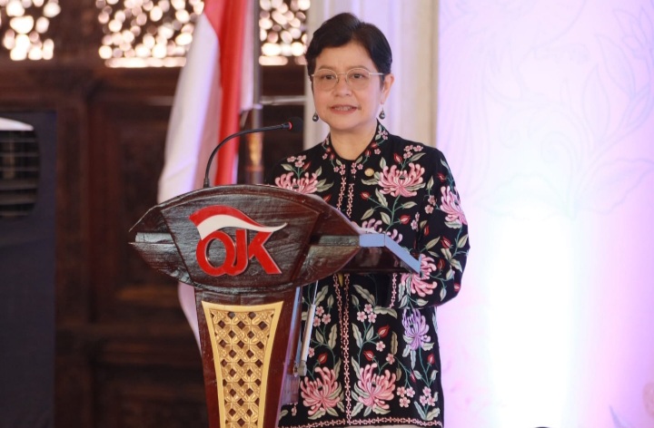 Ketua Dewan Audit merangkap Anggota Dewan Komisioner OJK, Sophia Wattimena, memberikan sambutan dalam kegiatan Inspiring Talkshow yang diselenggarakan di Pendopo Museum R.A. Kartini, Rembang, Provinsi Jawa Tengah, Senin (20/4).