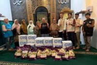 PT PLN (Persero) Unit Induk Distribusi Jawa Tengah (UID Jateng) bersama Yayasan Baitul Maal (YBM) PLN UID Jawa Tengah menyalurkan berbagai bantuan sosial bertajuk "Berbagi Cahaya".