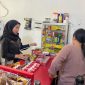 Tim Gabungan menyasar sejumlah warung kelontong dan toko yang diduga menjual rokok ilegal. 