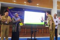 Sekretaris Daerah (Sekda) Rembang Fahrudin, mewakili Bupati Rembang H. Harno, meluncurkan portal Educare di Aula Lantai 4 Kantor Bupati Rembang, Senin (4/5/2026).