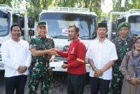 Bupati Rembang, Harno, menyerahkan bantuan truk dari pemerintah pusat untuk 13 Koperasi Desa Merah Putih (KDMP).