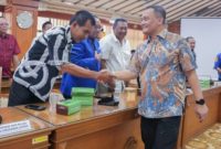Gubernur Jawa Tengah, Ahmad Luthfi
menerima audiensi Himpunan Nelayan Seluruh Indonesia (HNSI) Jawa Tengah bersama pelaku usaha perikanan dan perwakilan nelayan, di Semarang, Jumat (8/5/2026).